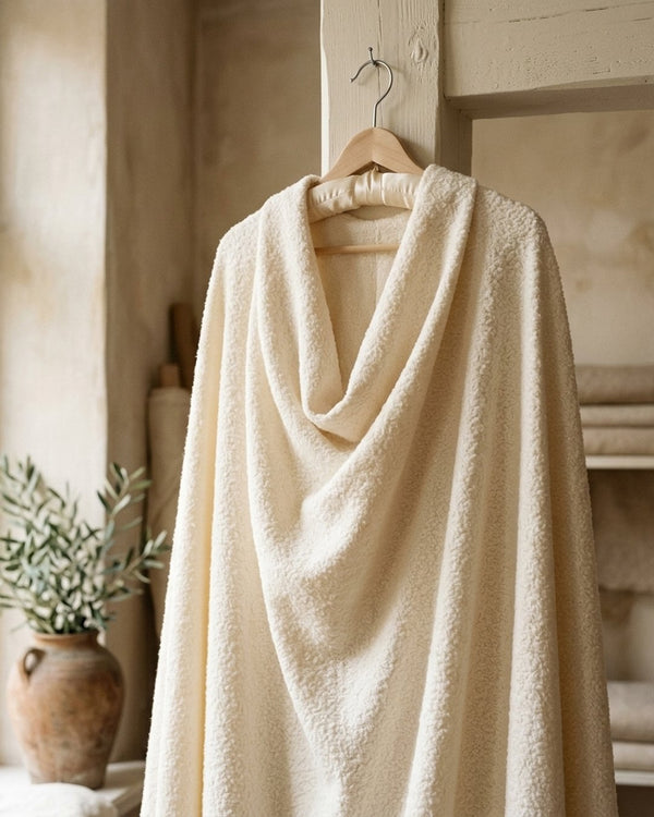 Zastosowanie Boucle Biały White Snow Bukla Biala: Pelerynka ślubna boucle