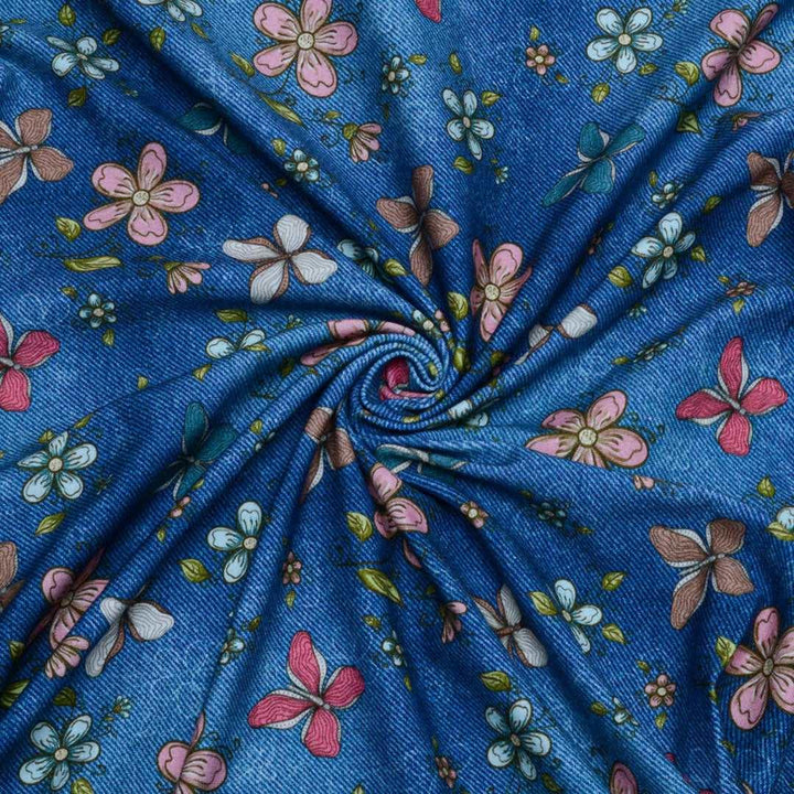 Dresówka Petelka Drukowana słodkie kwiaty na dzinsowym tle - Textil World