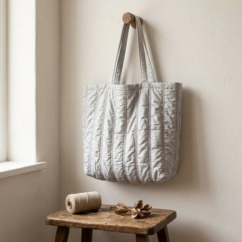 Elegancka Pikowka Paski Jasna Szara 5cm – torba na zakupy z tej tkaniny