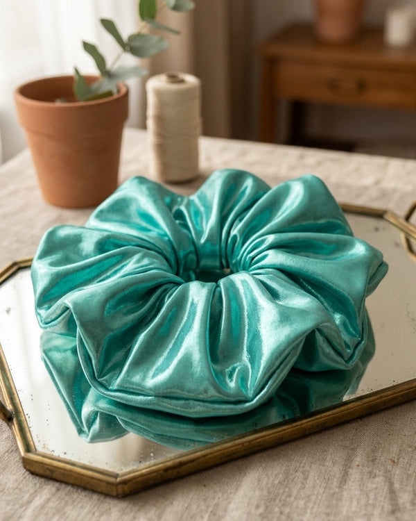 Lama Zielona Aqua - XXL Scrunchie