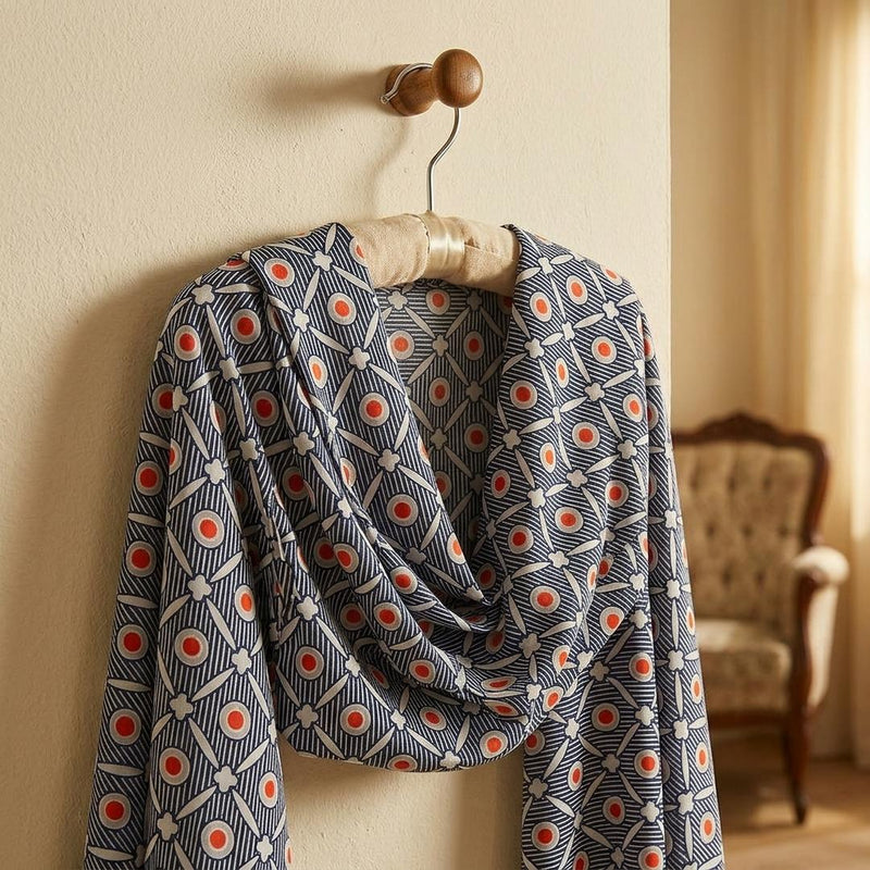 Silk Drukowany Geometria Paris – narzutka wieczorowa z tej tkaniny