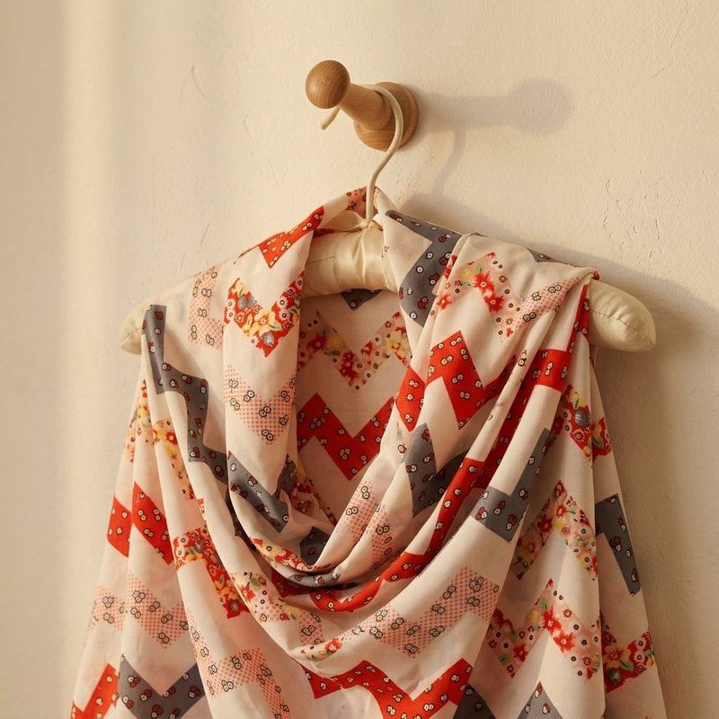 Silk Drukowany Mieszanka Zygzak – narzutka wieczorowa z tej tkaniny