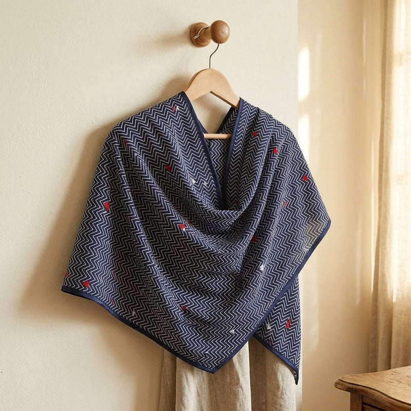 Silk Drukowany Wzory Geometryczne Trójkąty – narzutka wieczorowa z tej tkaniny