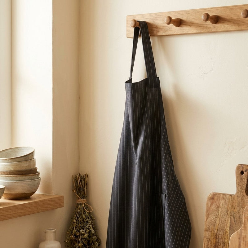Tencel Paski Grafit – fartuch kuchenny z tej tkaniny