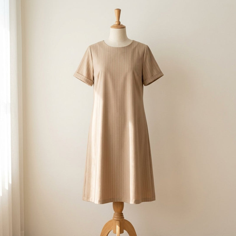Tencel Paski Piaskowy – sukienka codzienna z tej tkaniny