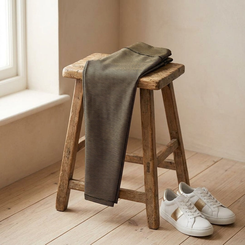 Twill „Paski Złoto-Czarne” – legginsy z tej tkaniny